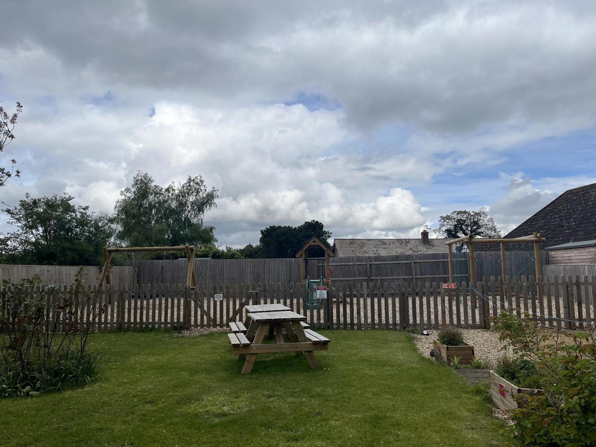 The Crown Inn Gayton  Dış mekan fotoğraf