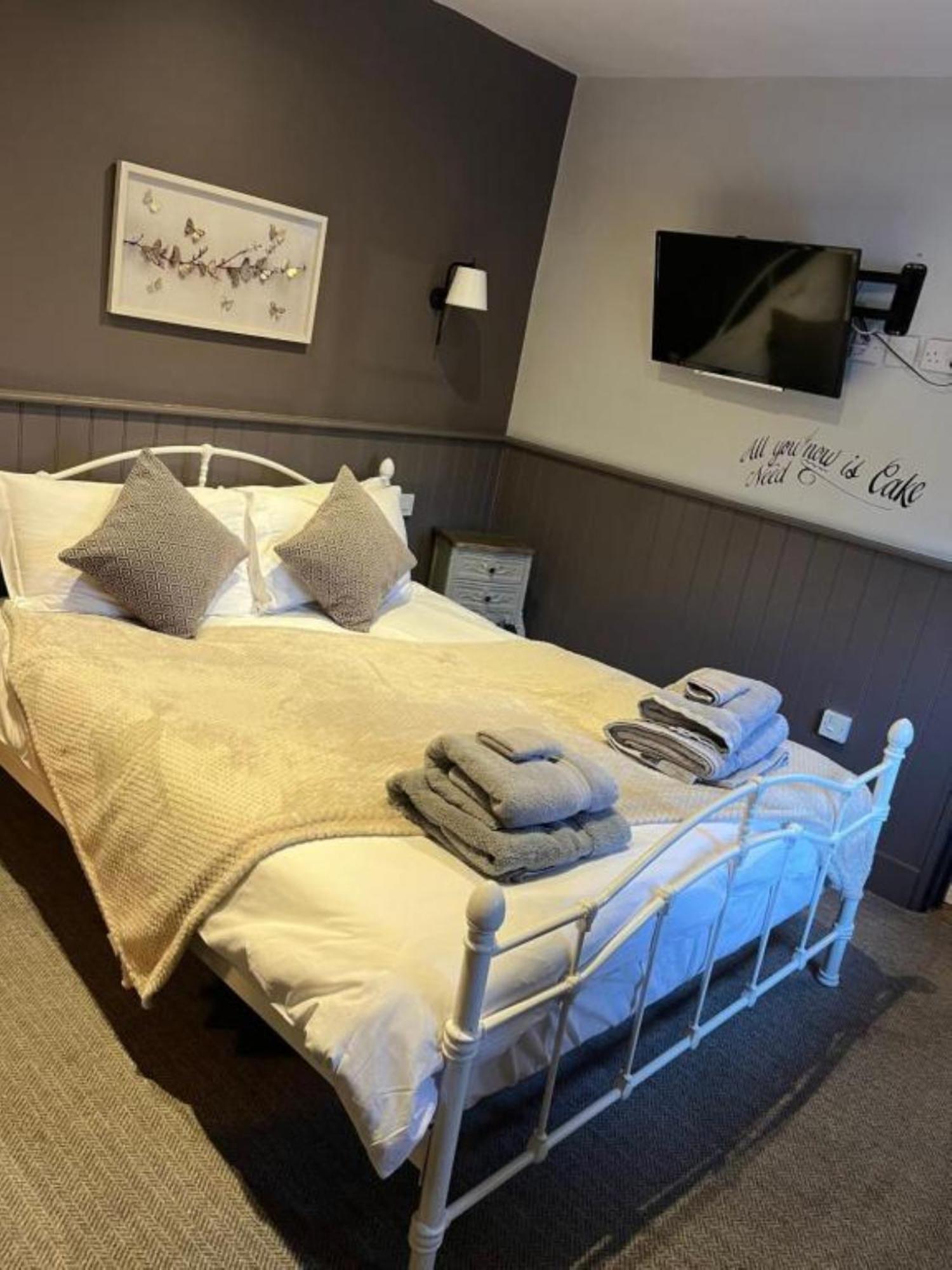 The Crown Inn Gayton  Dış mekan fotoğraf