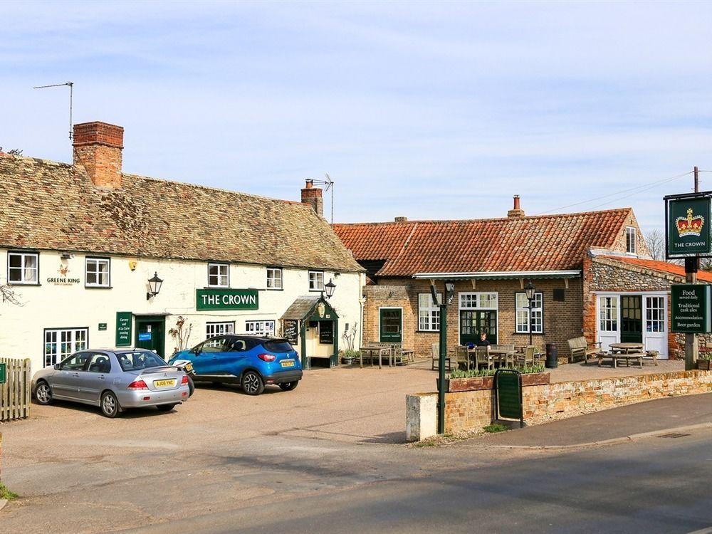 The Crown Inn Gayton  Dış mekan fotoğraf