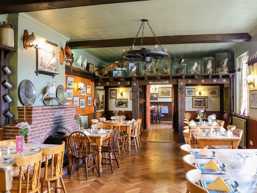 The Crown Inn Gayton  Dış mekan fotoğraf