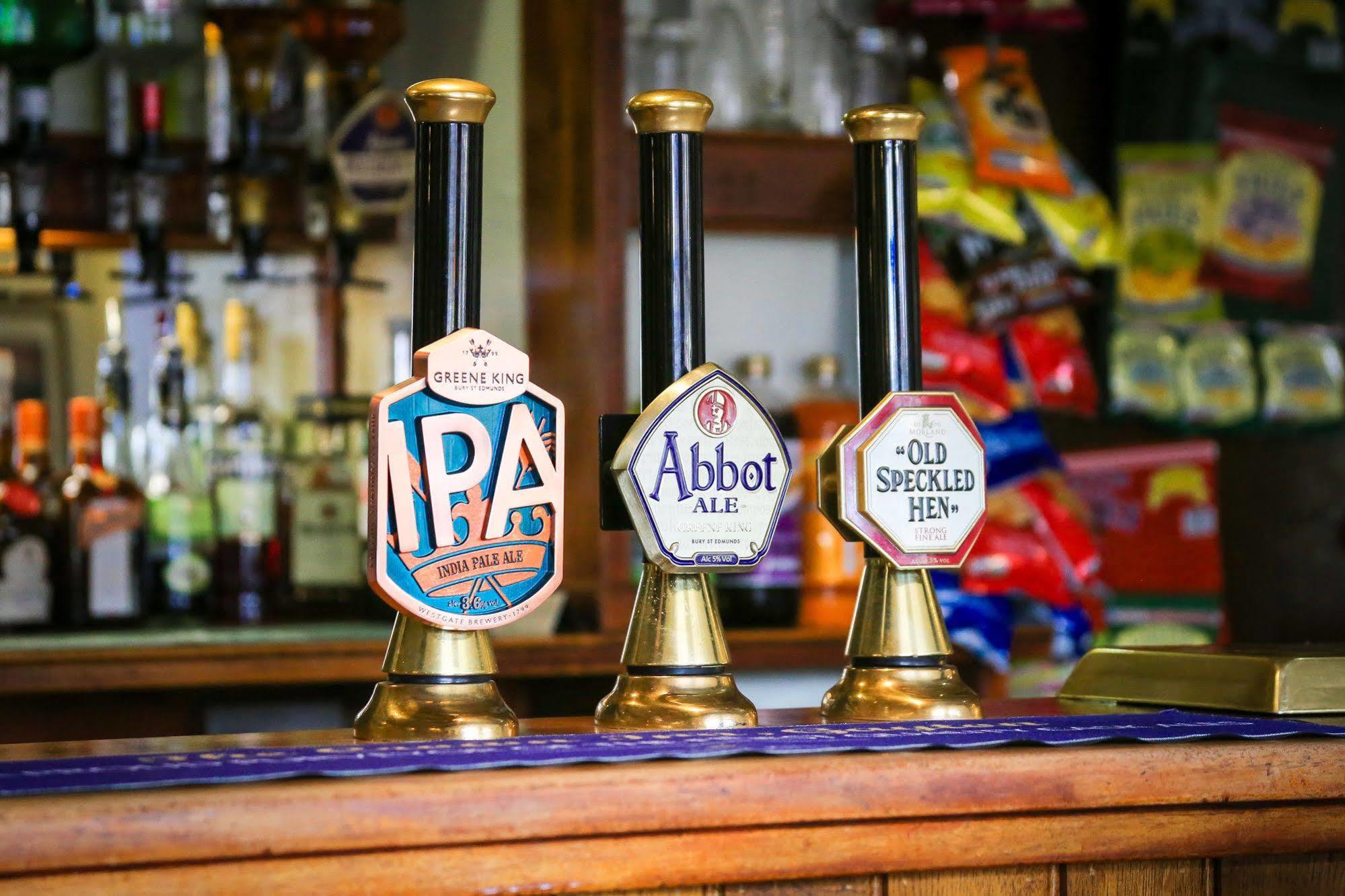 The Crown Inn Gayton  Dış mekan fotoğraf