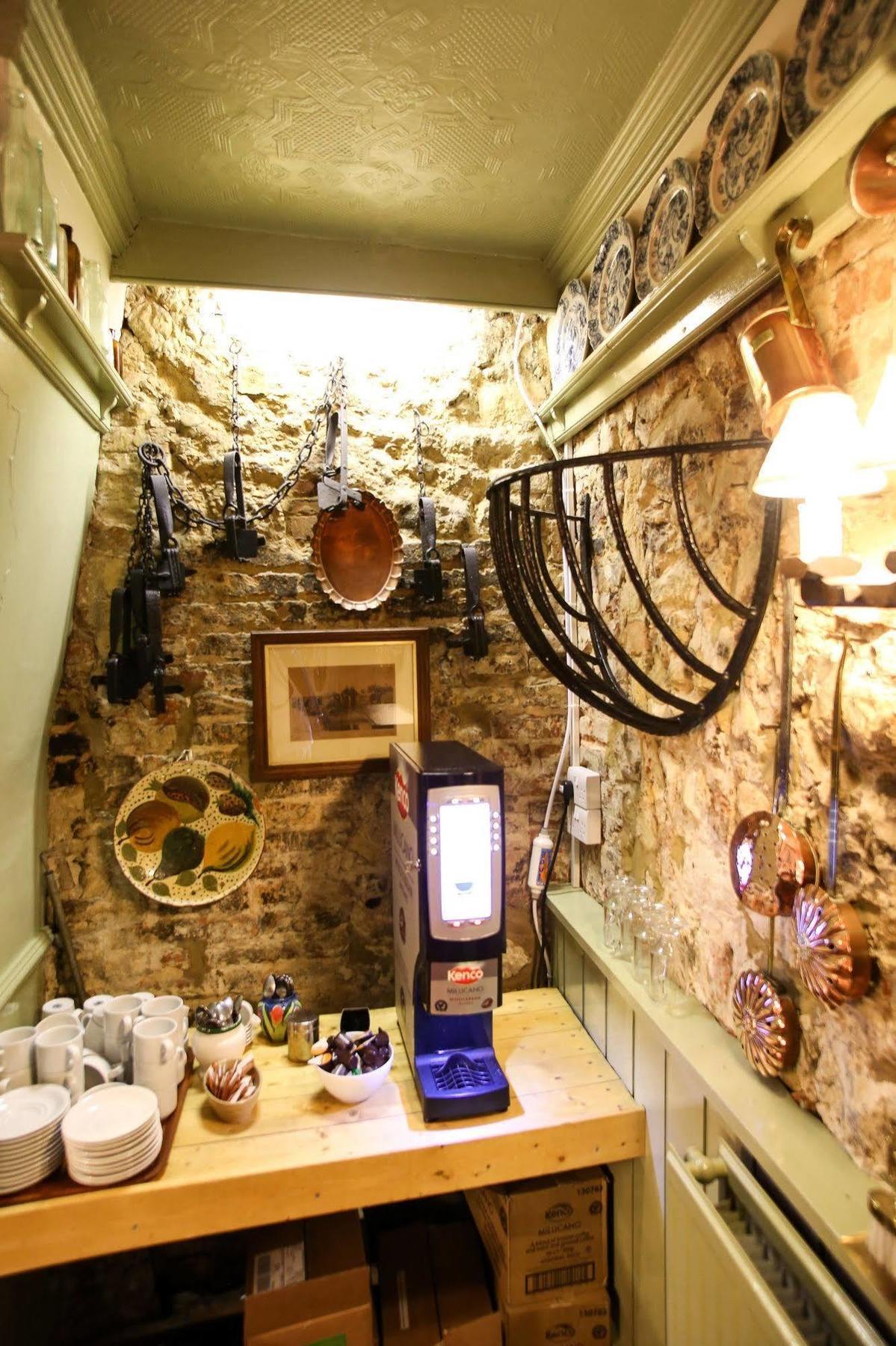 The Crown Inn Gayton  Dış mekan fotoğraf