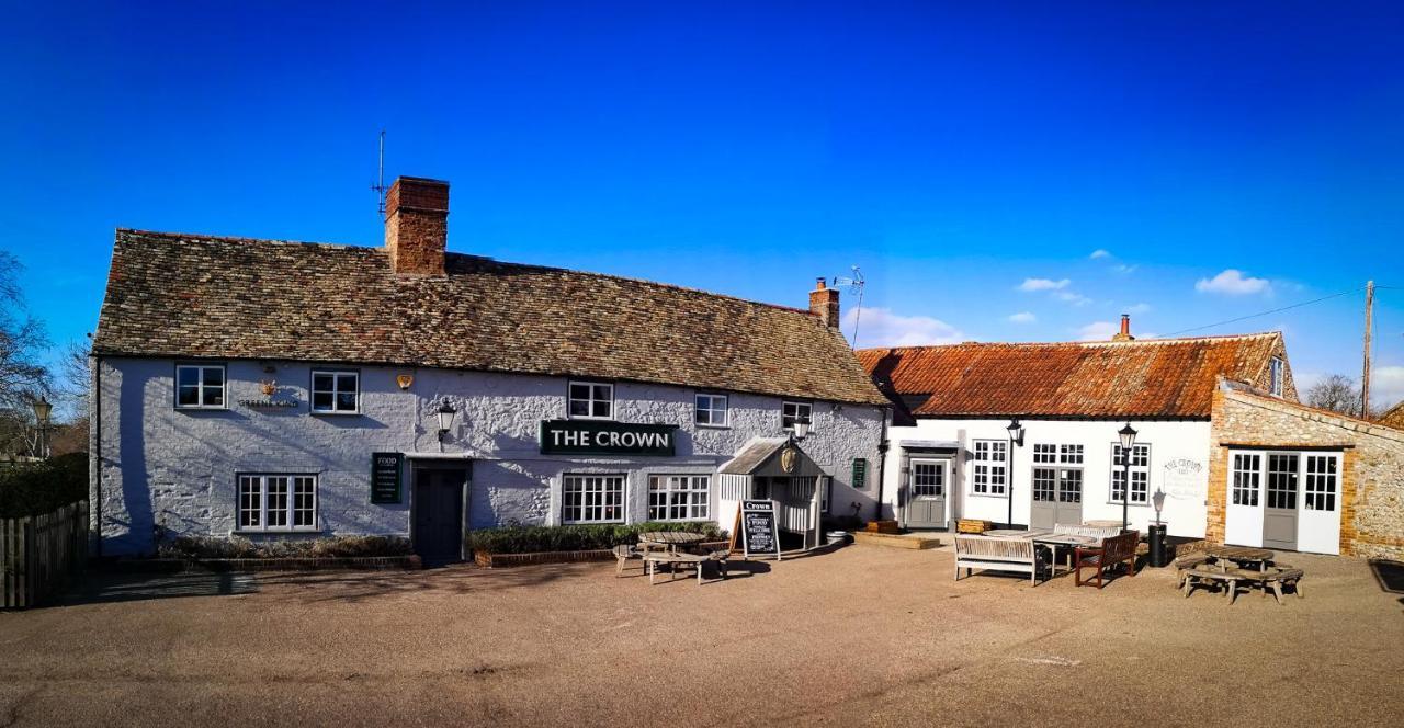 The Crown Inn Gayton  Dış mekan fotoğraf